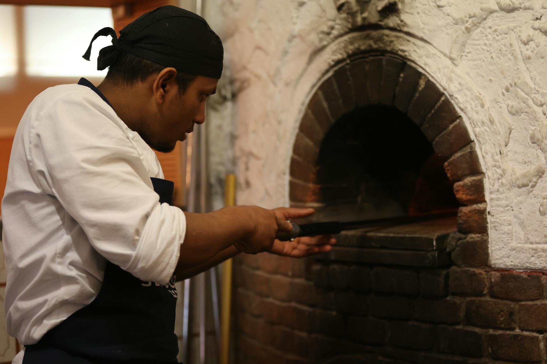 Holzofen-Pizza bei Luca